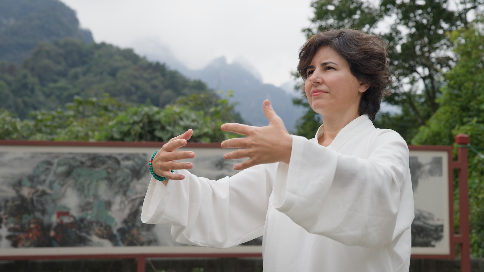Şafak, Wudang Dağları'nda Tai Chi pratiği yaparken